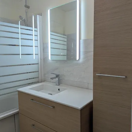 4 A 6 Couchages Au Calme アパート